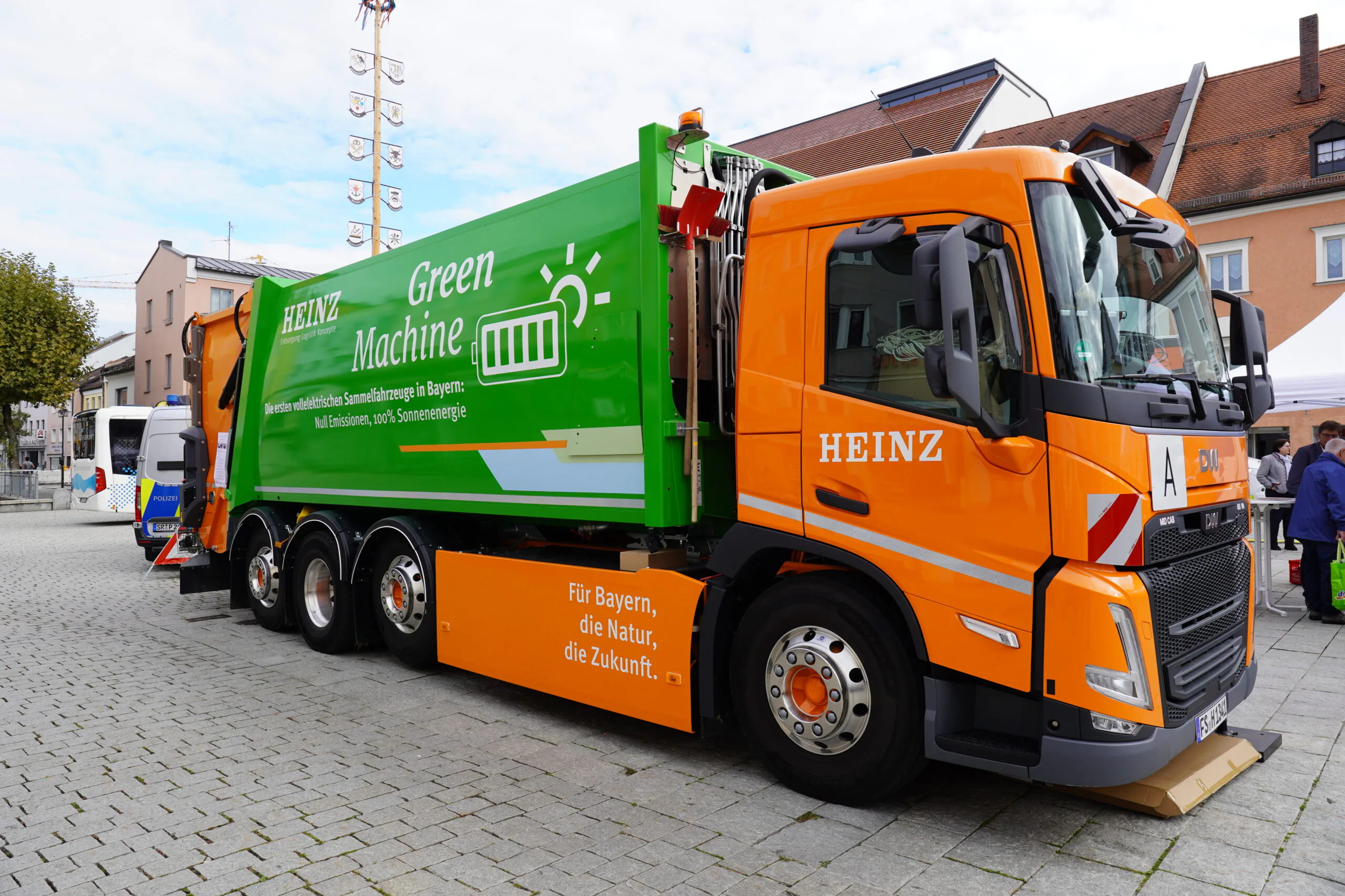 Heinz präsentiert E-Müllfahrzeug mit vier Elektromotoren und 680 PS