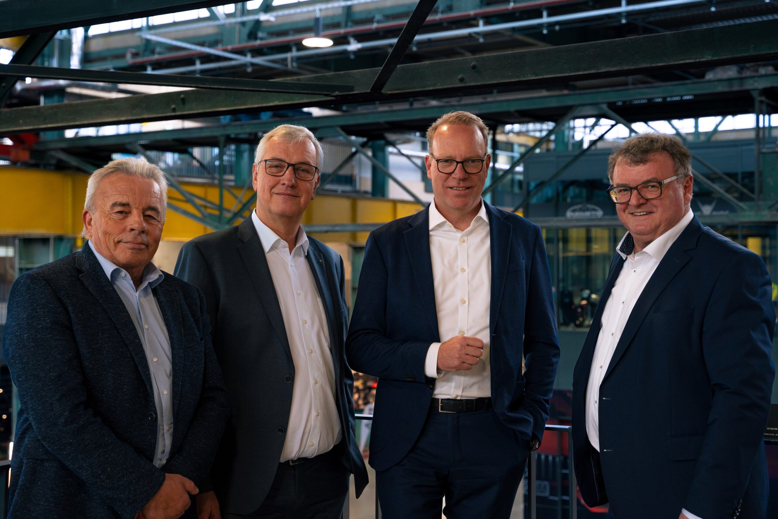 Heribert Hierholzer, stellvertretender Vorsitzender des Aufsichtsrats der Zeppelin GmbH; Peter Gerstmann, Vorsitzender der Geschäftsführung der Zeppelin GmbH; Matthias Benz, zum 1. Juli 2024 Mitglied der Geschäftsführung der Zeppelin GmbH; Andreas Brand, Aufsichtsratsvorsitzender der Zeppelin GmbH und Oberbürgermeister der Stadt Friedrichshafen. Copyright: Zeppelin