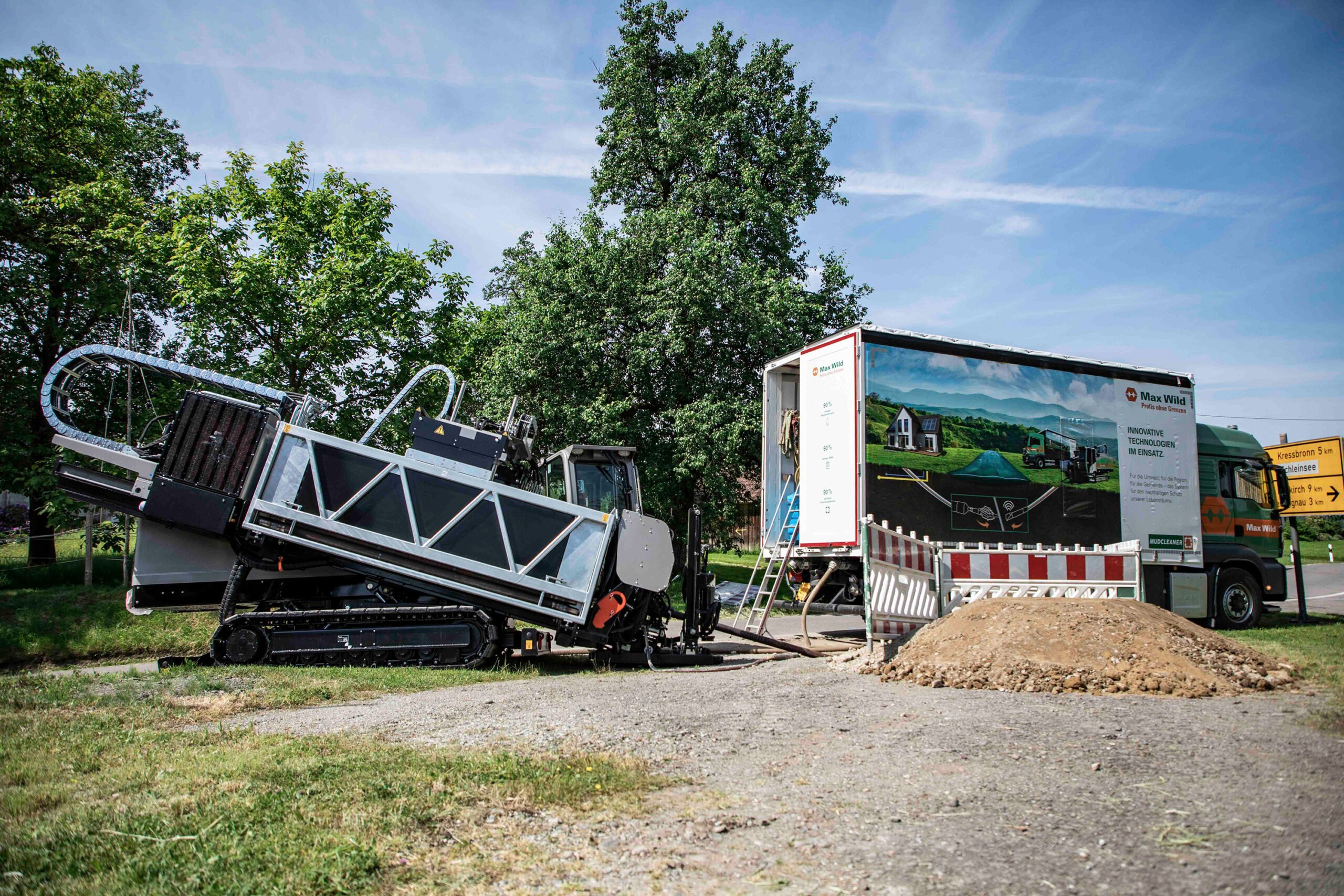 Eine gute Kombination: Der Mudcleaner Truck ist als Gesamtzugkonzept von Lkw und Bohranlage konzipiert – für mehr Nachhaltigkeit bei HDD- und Geothermie-Bohrungen. Copyright: Max Wild GmbH