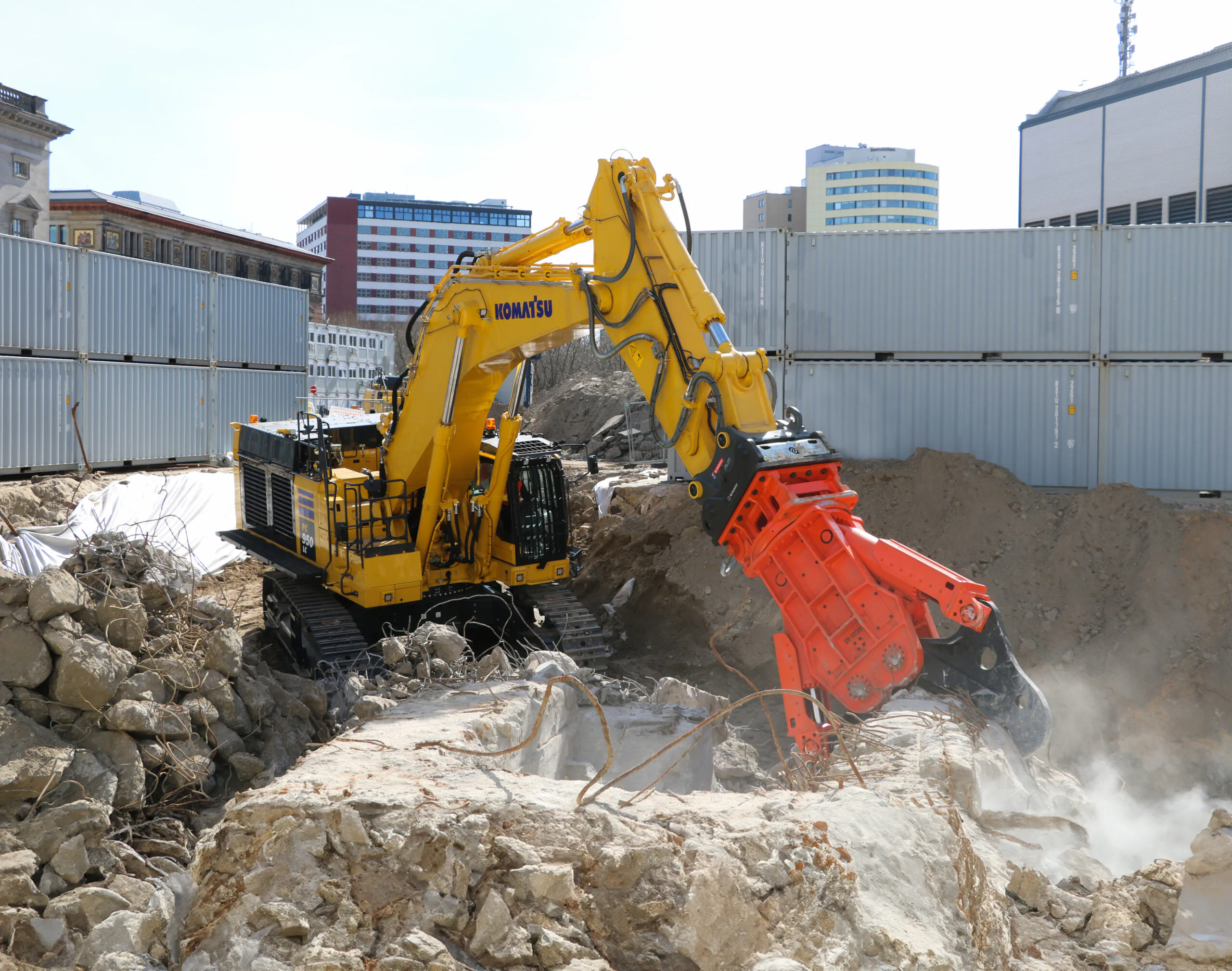 Komatsu PC950 im Abbrucheinsatz
