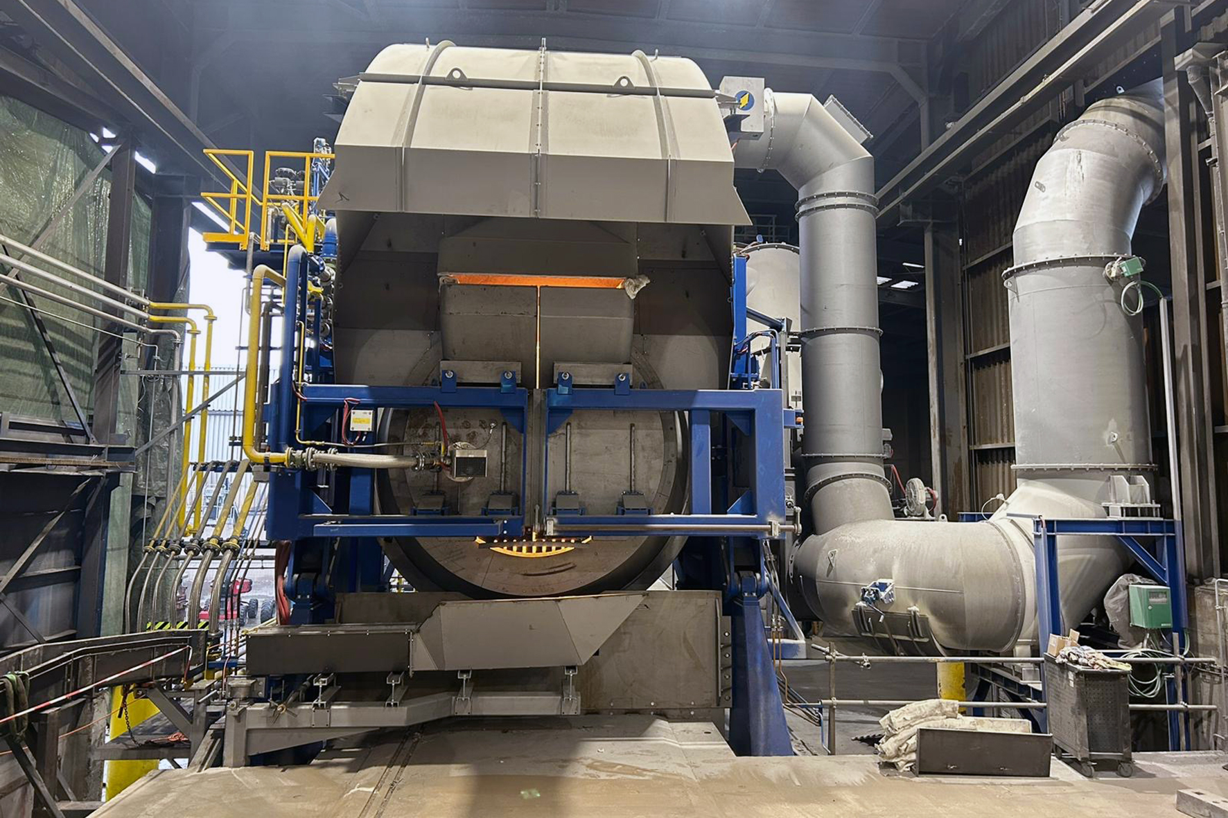 Der neue Kipptrommelofen steigert die Produktionskapazität des Trimet Recyclingwerks in Gelsenkirchen um 20 Prozent. Copyright: Trimet