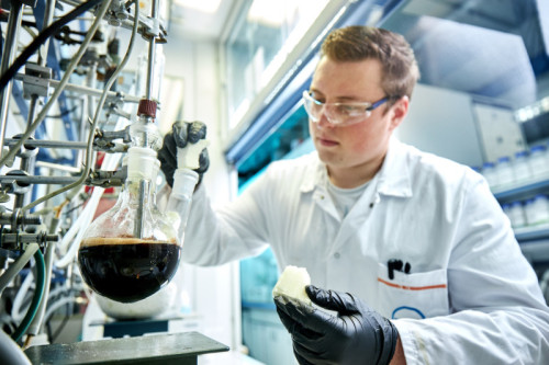 Auf der IFAT sucht Kunststoffhersteller Covestro nach Partnern im Bereich Recycling – und stellt seine eigenen Ansätze wie das chemische Recycling von Weichschaum vor. Copyright: Covestro
