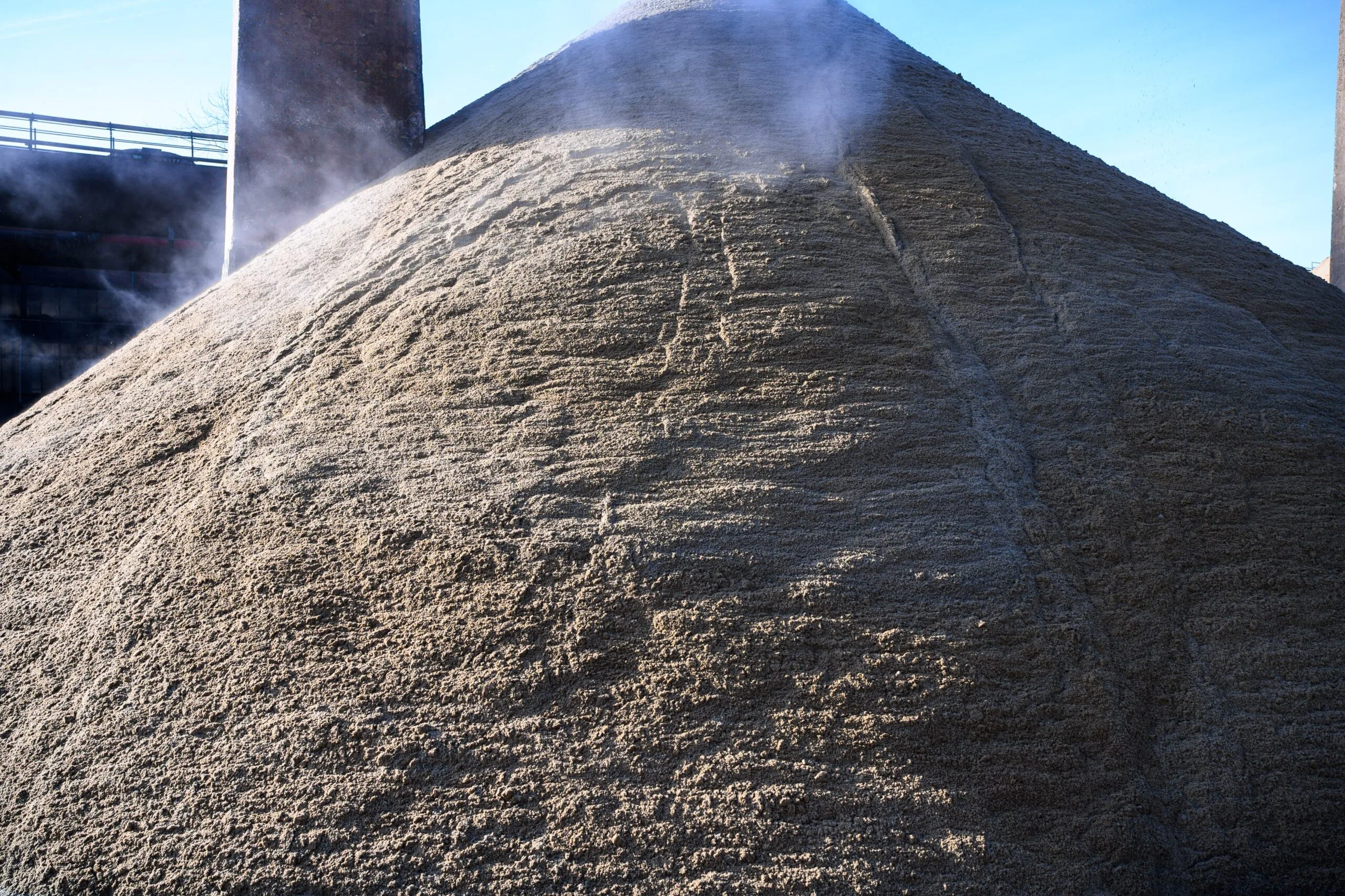 2023 ersetzen Eisenhüttenschlacken 14 Millionen Tonnen Naturgestein