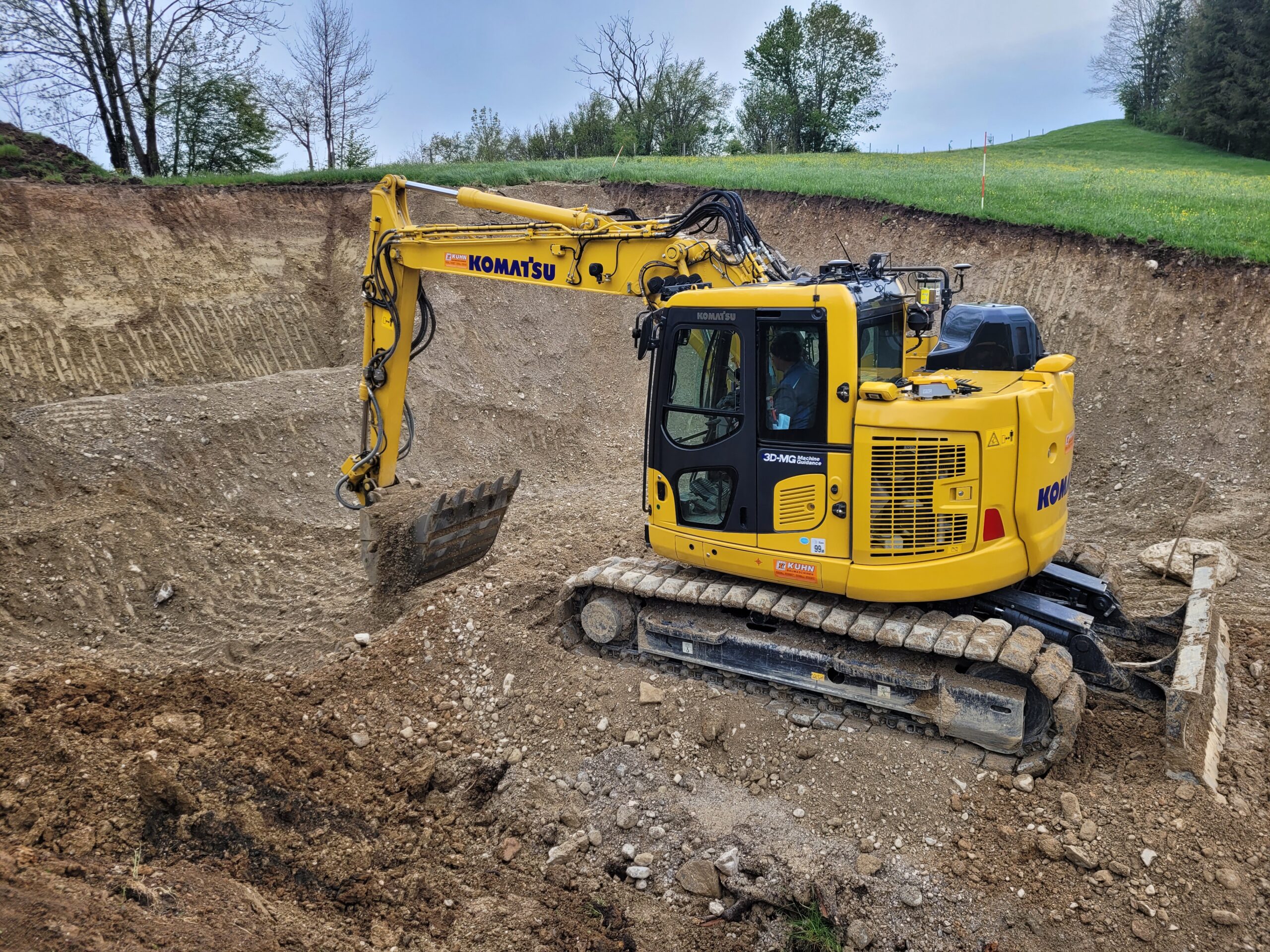 Zusammen mit dem Smart Construction 3D-Machine-Guidance ist der Komatsu PC138US-11 perfekt für das Einsatzgebiet der Froschauer GmbH. Copyright: Kuhn Baumaschinen Deutschland GmbH