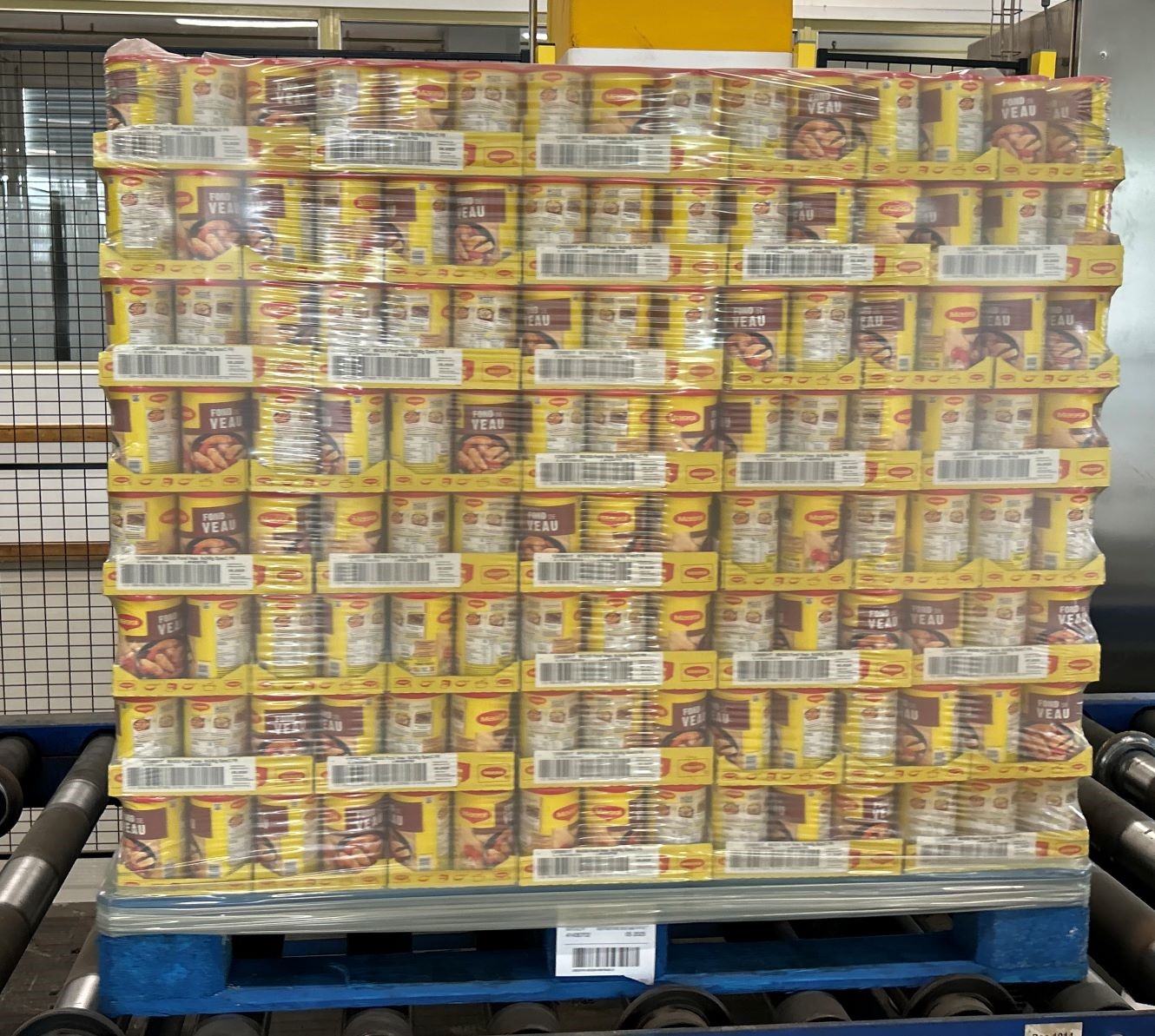 Dehnhaube von Duo Plast mit 20 % Systalen®LDPE 3.0 beim Versuch im Maggi-Werk Singen. Copyright: Der Grüne Punkt
