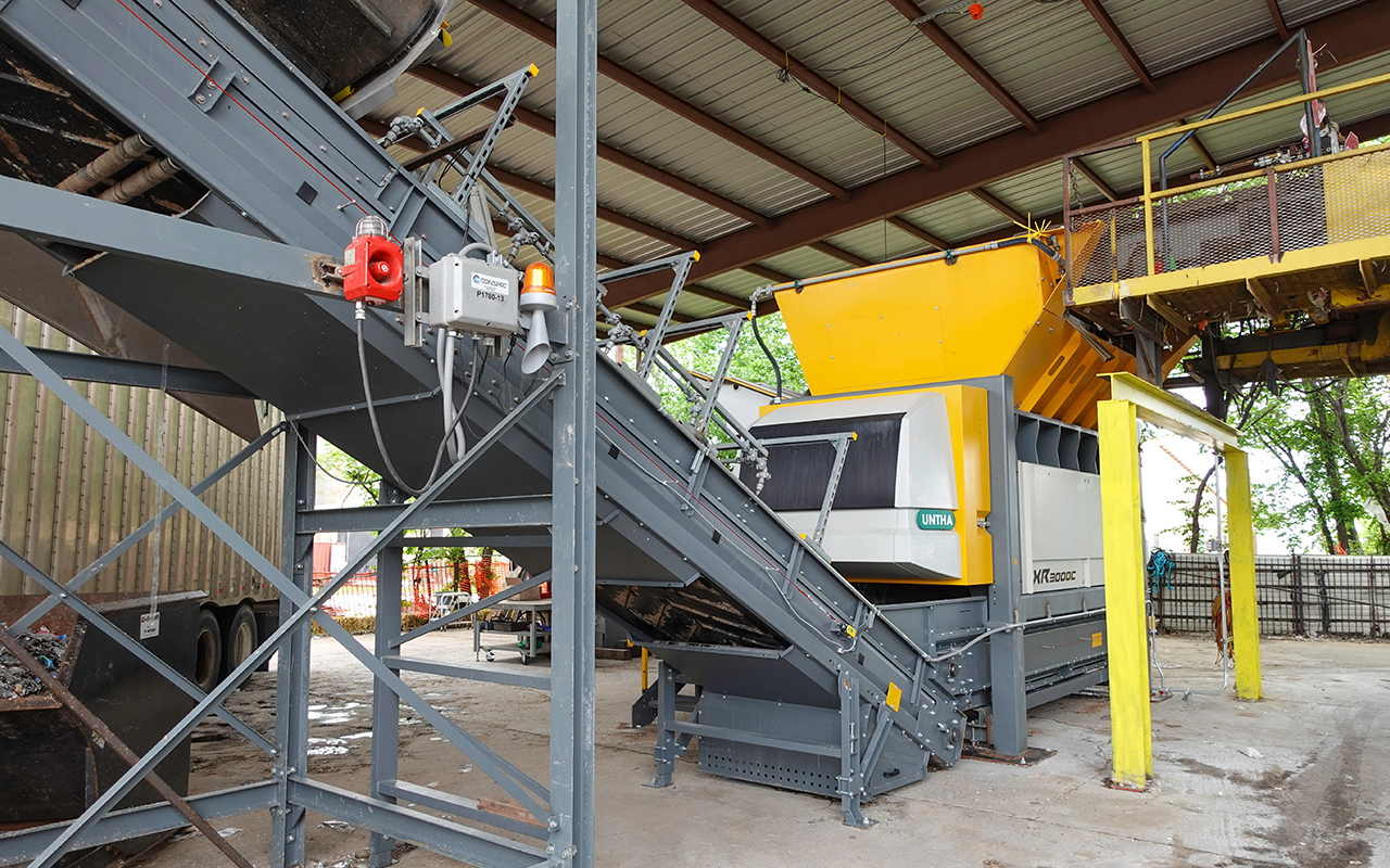Untha XR3000C bei Service Waste in Fort Worth/Texas. Copyright: Untha Shredding Technology