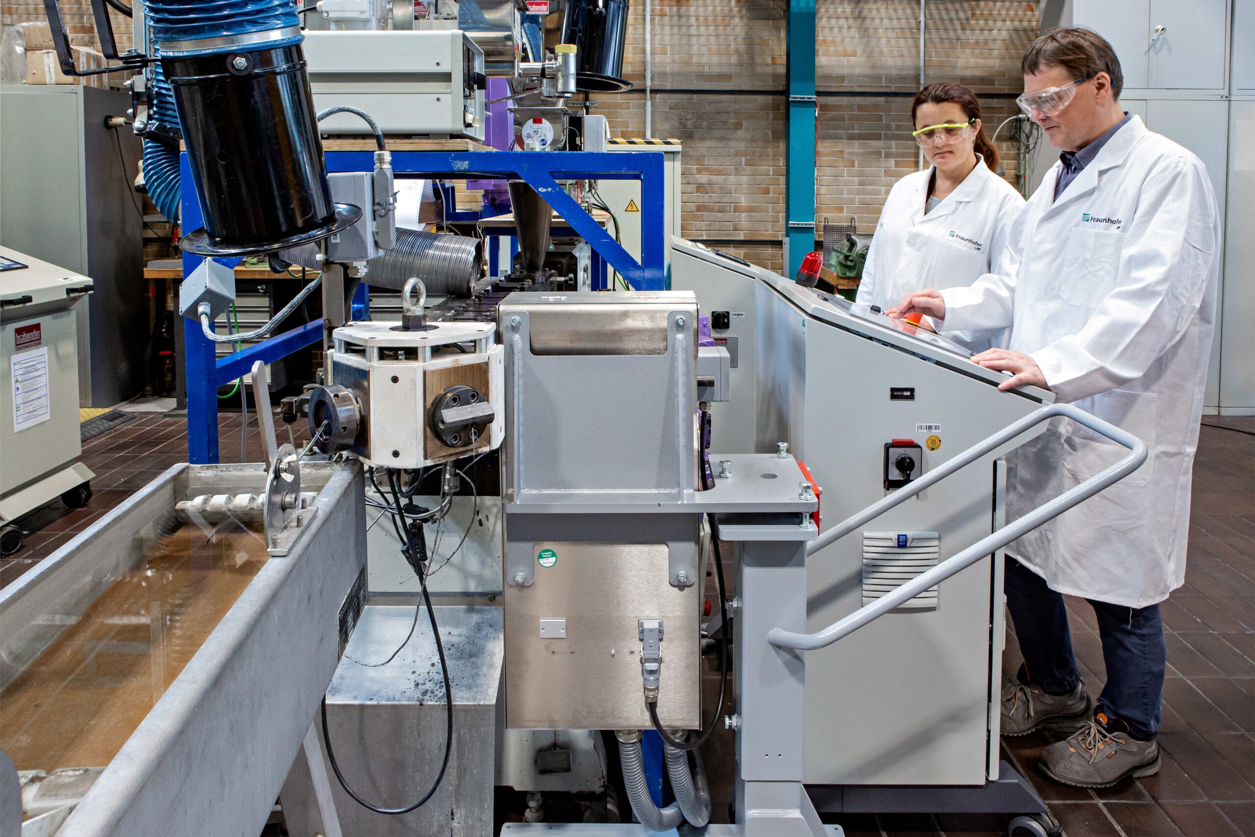 Online-Rheologie im Fraunhofer LBF unterstützt den Compound-Entwickler und macht Rezepturen kostengünstiger. Copyright: Fraunhofer LBF, Raapke