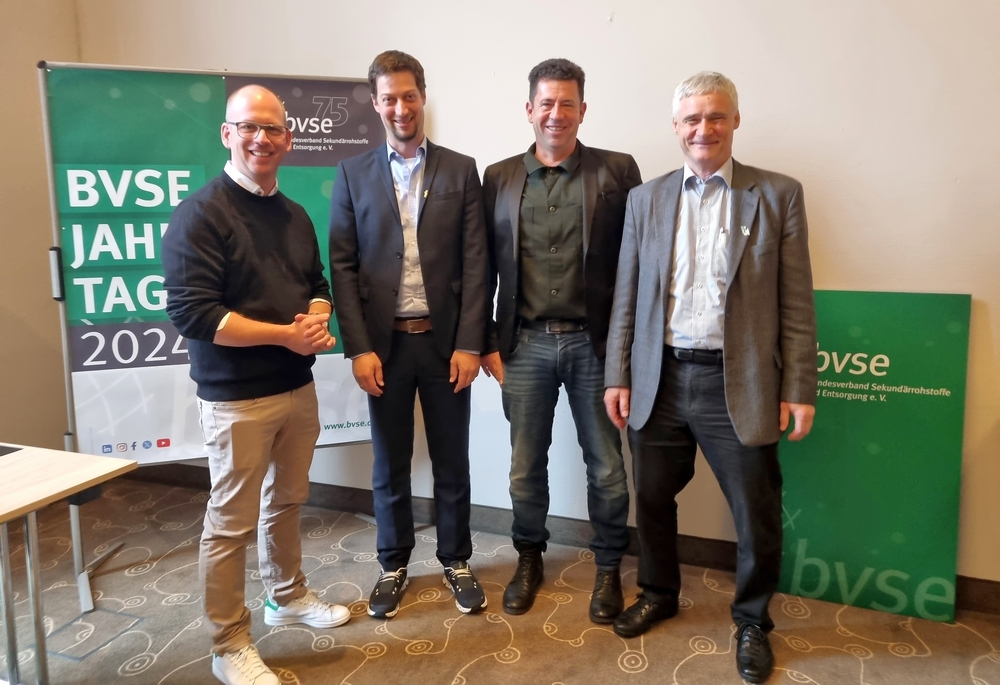 v.l.n.r. Helge Flöge (GLAPOR Werk Mitterteich GmbH), Benedikt Heitmann (Reiling Recycling GmbH & Co. KG), Frank Seubert (MS Mayer Seubert Umweltservice GmbH), Dr. Detlef Oertel (DO Consult Dr. Detlef Oertel) Copyright: bvse