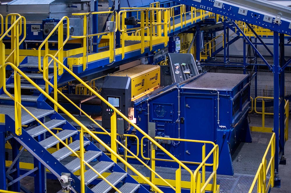 Die neue Lipor-Anlage verarbeitet das Zwei- bis Dreifache mit einer deutlich reduzierten Belegschaft. Copyright: Steinert GmbH