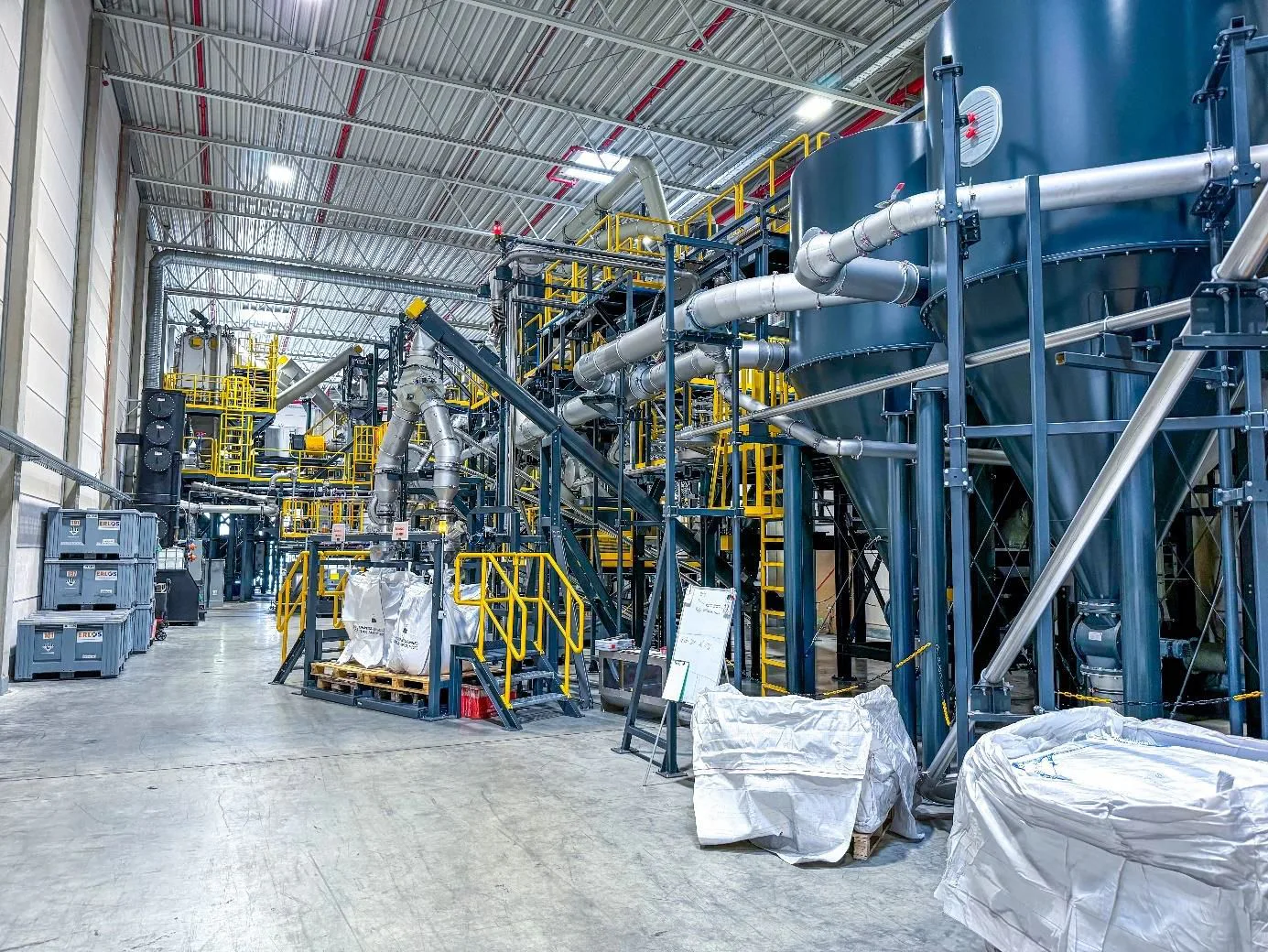 Neue URT Lithium-Ionen-Batterie-Recyclinganlage für ERLOS Produktion und Montagen GmbH in Zwickau, Deutschland. Copyright: URT Umwelt- und Recyclingtechnik GmbH
