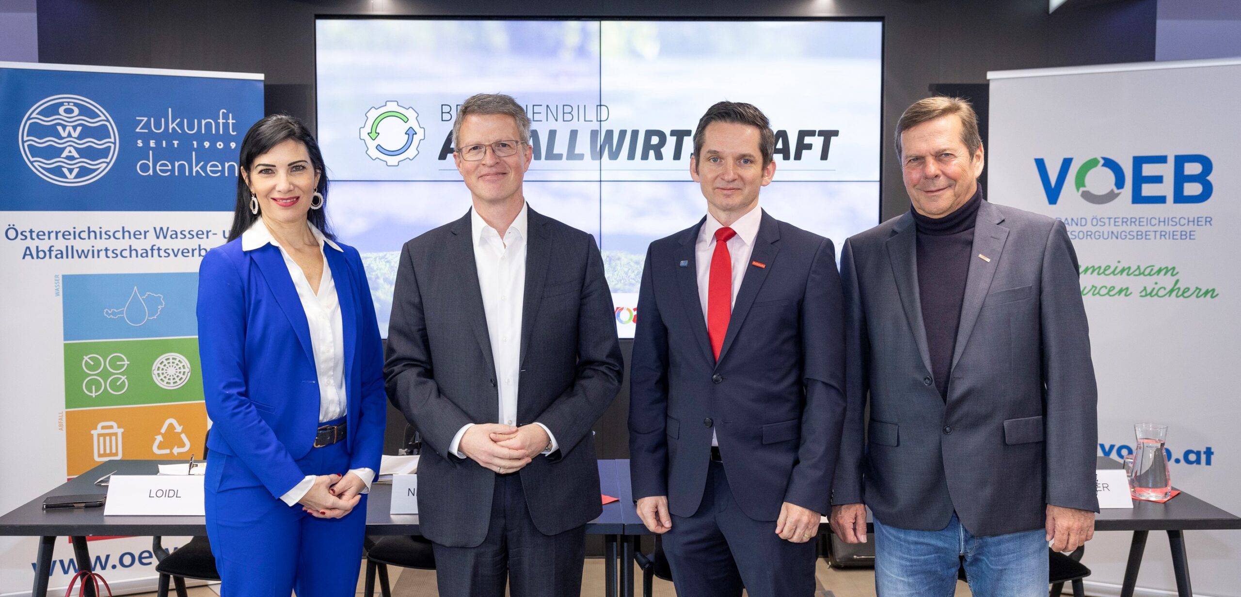v.l.n.r. Alexandra Loidl (VÖA), Martin Niederhuber (ÖWAV), Andreas Opelt (VOEB), Harald Höpperger (WKO)