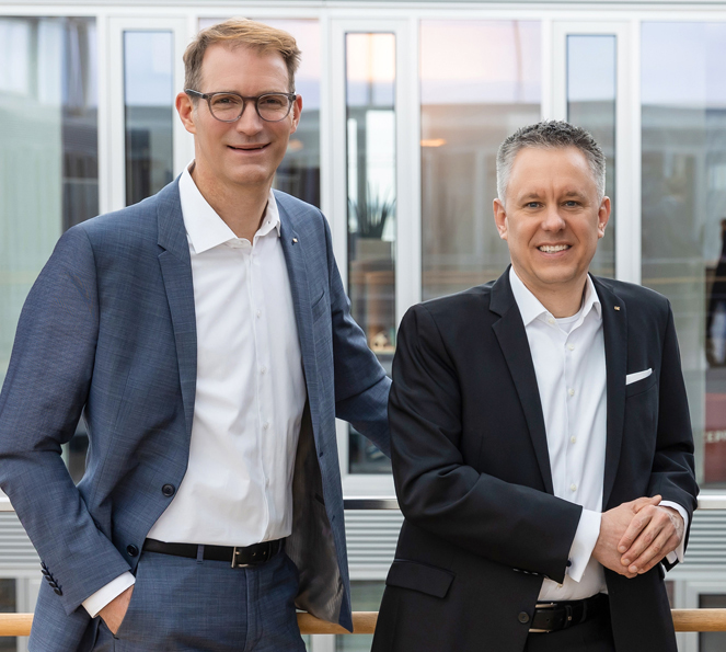 Philip Wolters (links) und Dr. Andreas Kamm wurden als Geschäftsführer der Zeppelin Baumaschinen GmbH wiederbestellt.  Copyright: Zeppelin