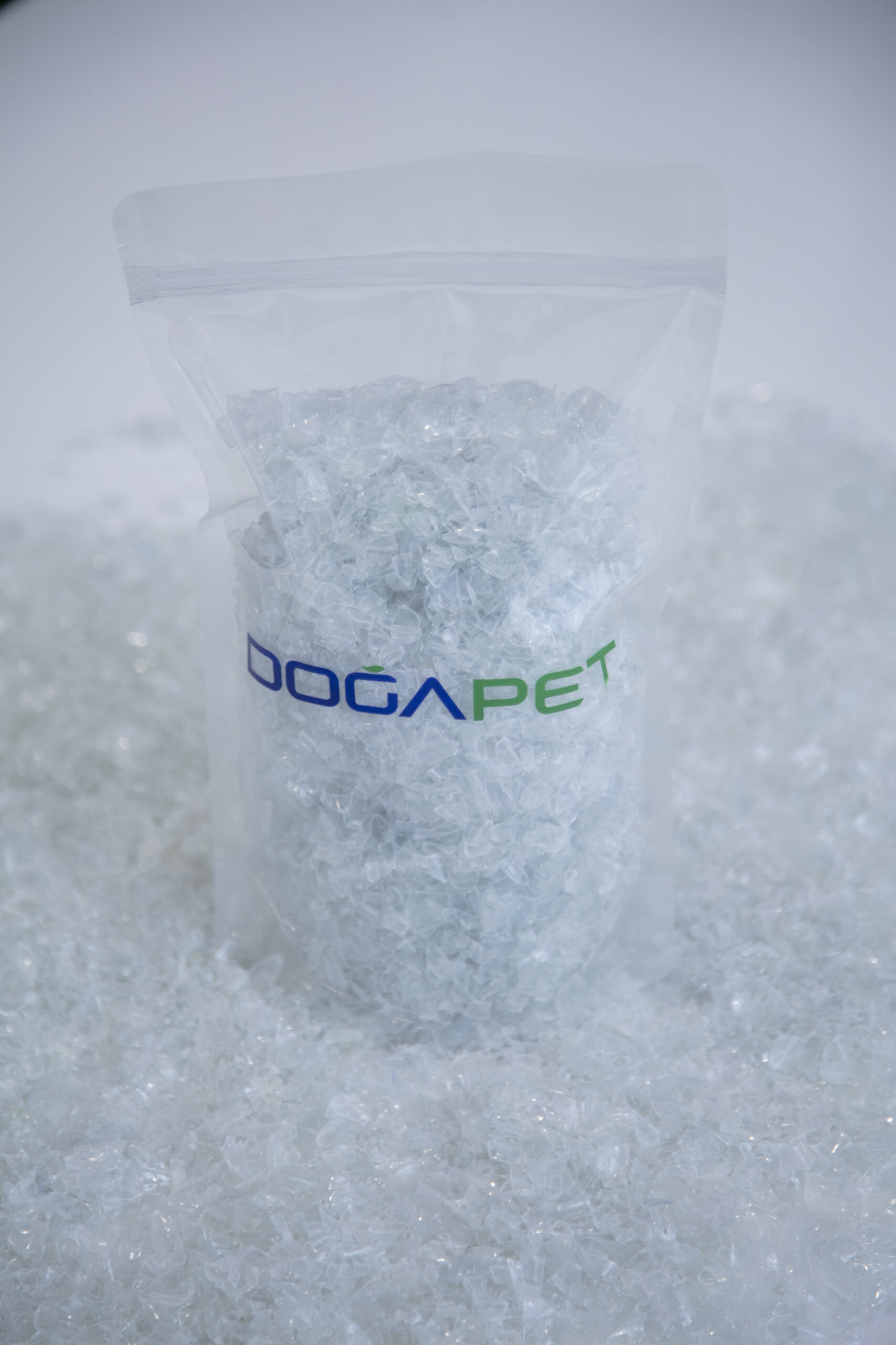 Doğa PET nutzt TOMRAs Sortiersysteme, um qualitativ hochwertige PET Flakes und rPET-Granulate herzustellen. Copyright. TOMRA Recycling Sorting 