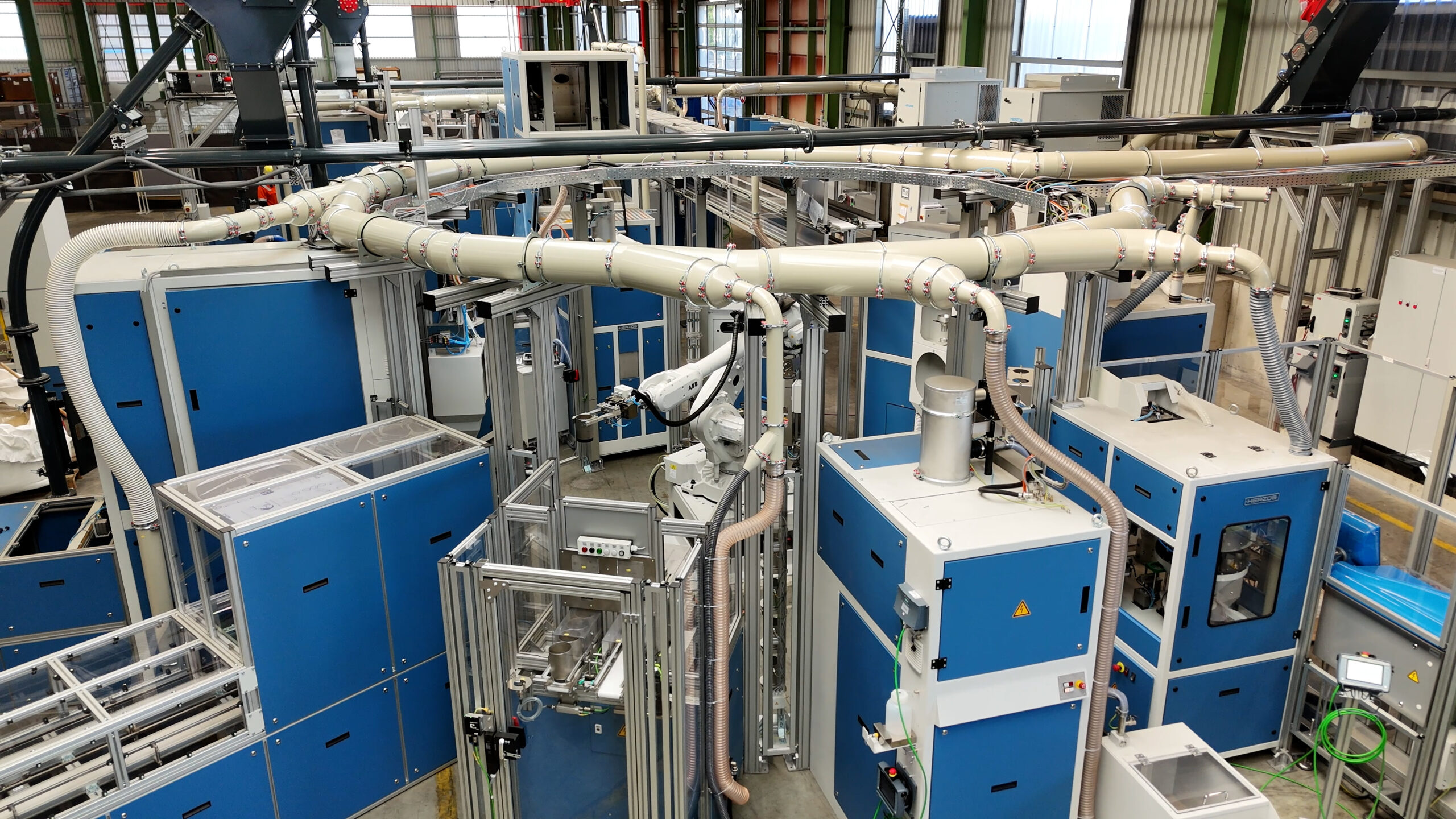 Aurubis‘ vollautomatisierte Probenpräparationsanlage hat eine jährliche Kapazität von bis zu 20.000 Proben und setzt mit der Anlage neue Standards in der Recycling-Branche. Das Unternehmen erhöht damit die Kapazität der Probenpräparation des Aurubis-Werks um mehr als das Doppelte. Copyright: Aurubis