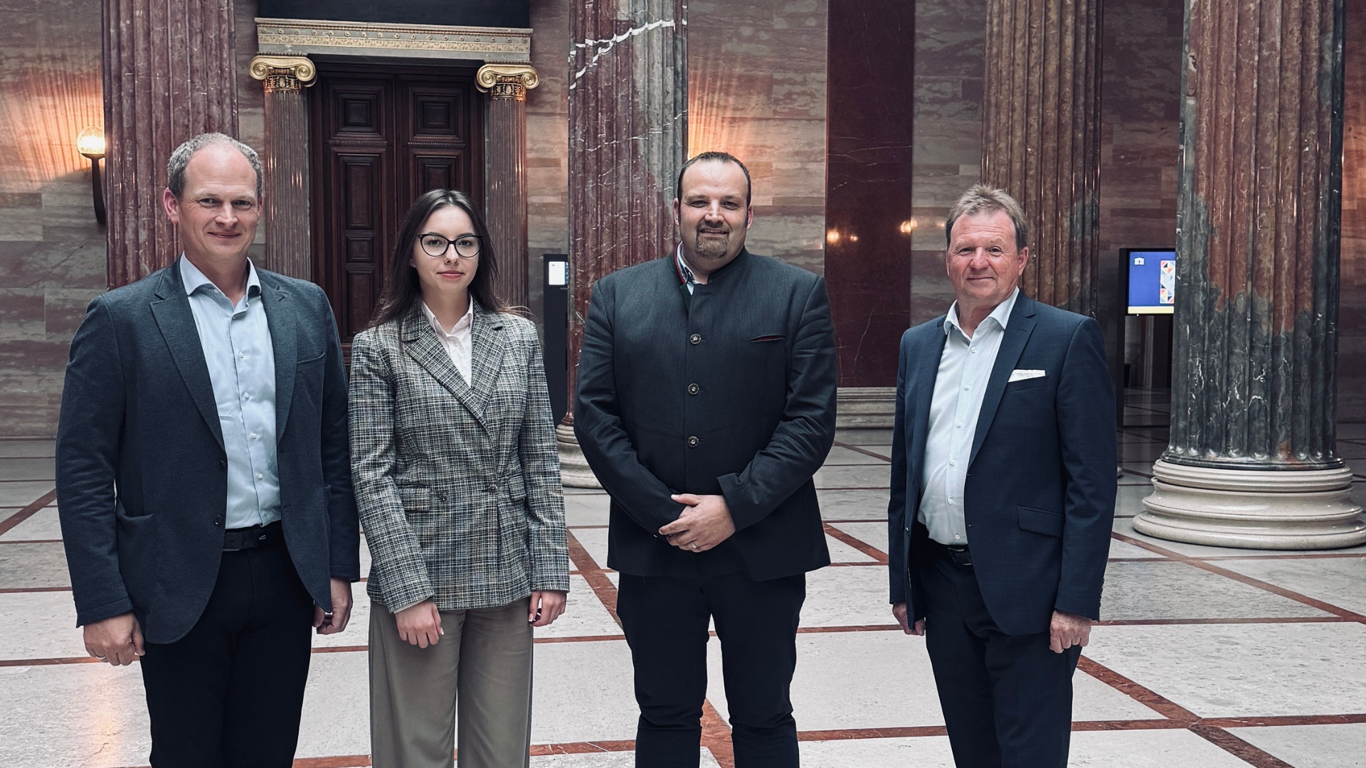 Florian Fuchsluger, Katarina Milenkovits (WKO Fachreferentin), Klaus Reuter, Alfred Störchle
Copyright: WKO Sekundärrohstoffhandel
