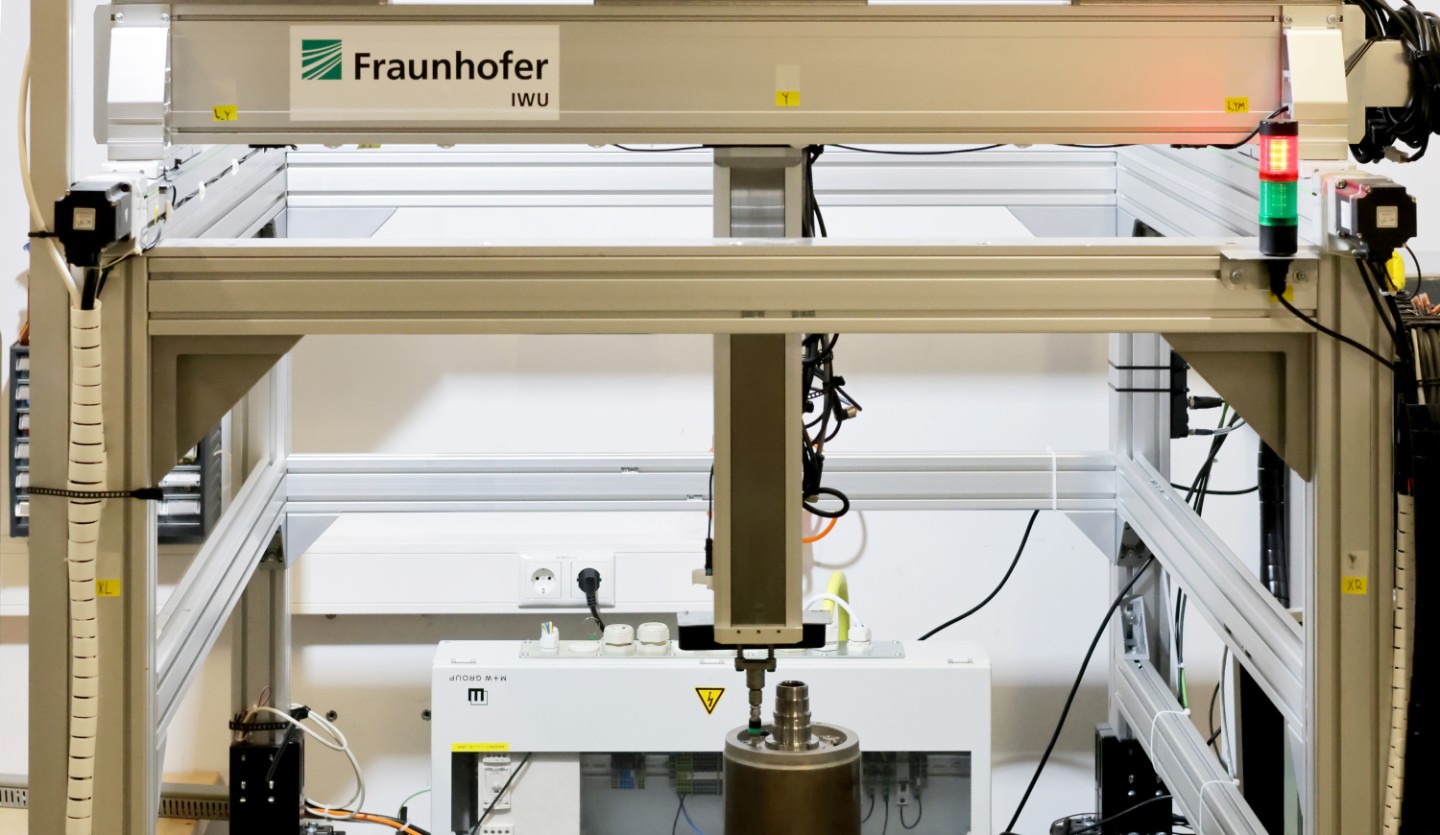 So kann Demontage automatisiert und effizient gelingen: am Fraunhofer IWU entwickelter Demontage-Demonstrator. Copyright: Fraunhofer IWU