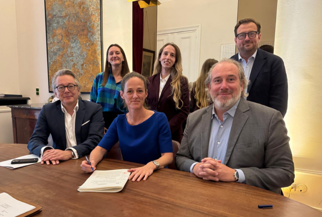 In der vorderen Reihe von links nach rechts: Georgios Chryssos (Stiftung GRS), Dr.-Ing. Julia Hobohm (GRS Service GmbH), Raffael Fruscio (Reclay Holding GmbH).  Copyright: PRO Circularity Alliance
