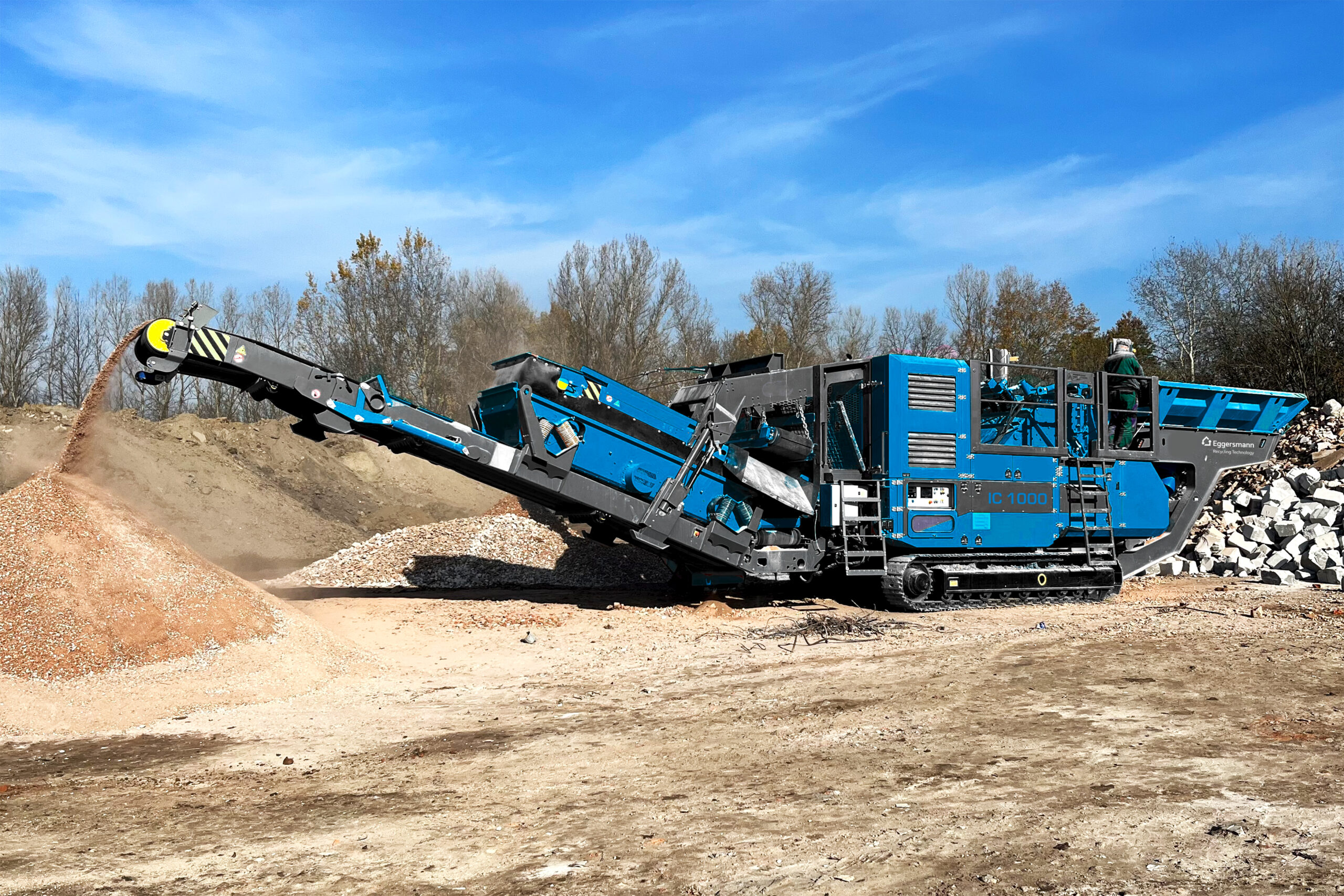Mit dem neuen ROKTEC IC 1000 Prallbrecher bietet Eggersmann nun auch erstmals eine Lösung zur mobilen Aufbereitung von Bauschutt zu Ersatzbaustoff. Copyright: Eggersmann