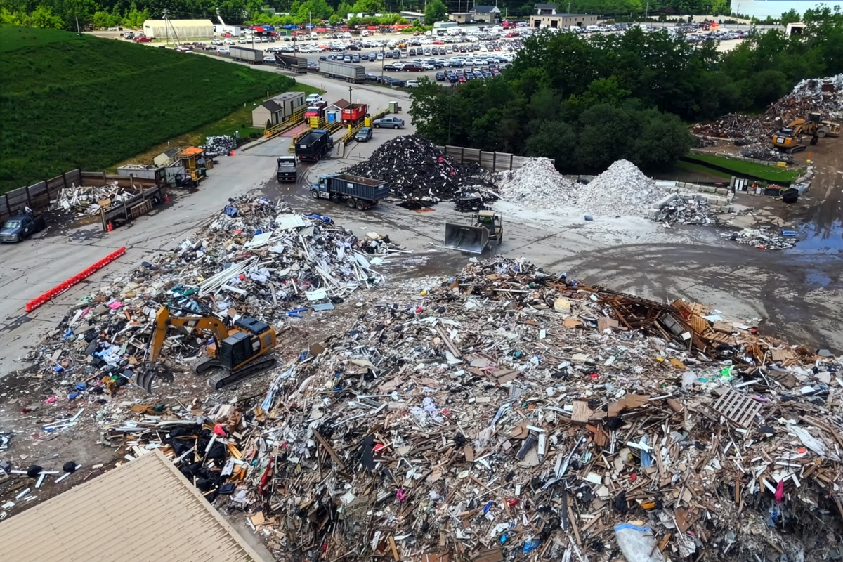 Komplette Anlage mit Lagerhalden und Sortierlinien als Grundlage für hohe Nichteisenmetallrückgewinnungsraten aus Bau- und Abbruchabfällen. Copyright: Steinert GmbH