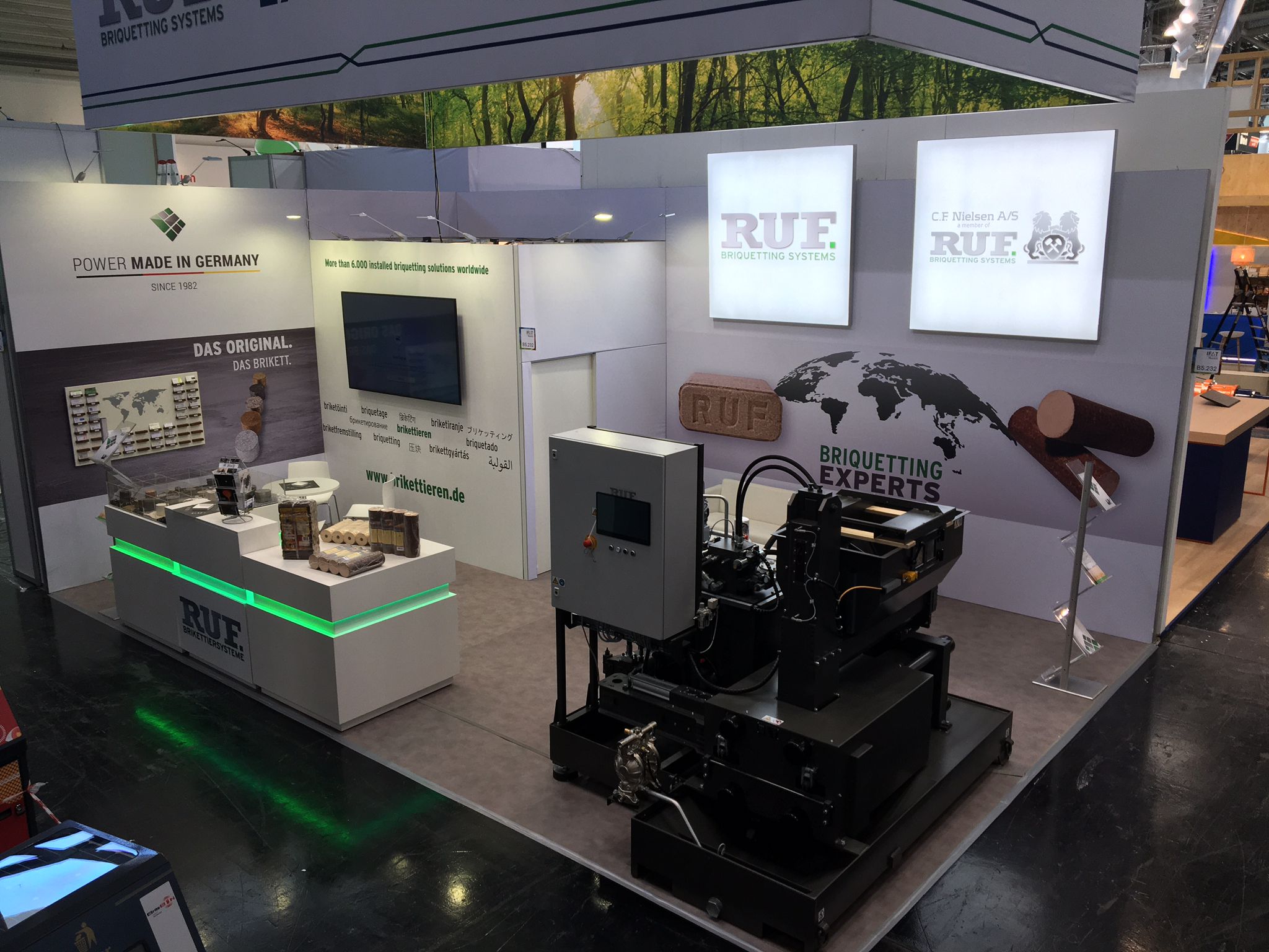 Gemeinsam mit dem Tochterunternehmen C.F. Nielsen zeigt RUF auf der IFAT hydraulische und mechanische Brikettiersysteme. Copyright: RUF Maschinenbau