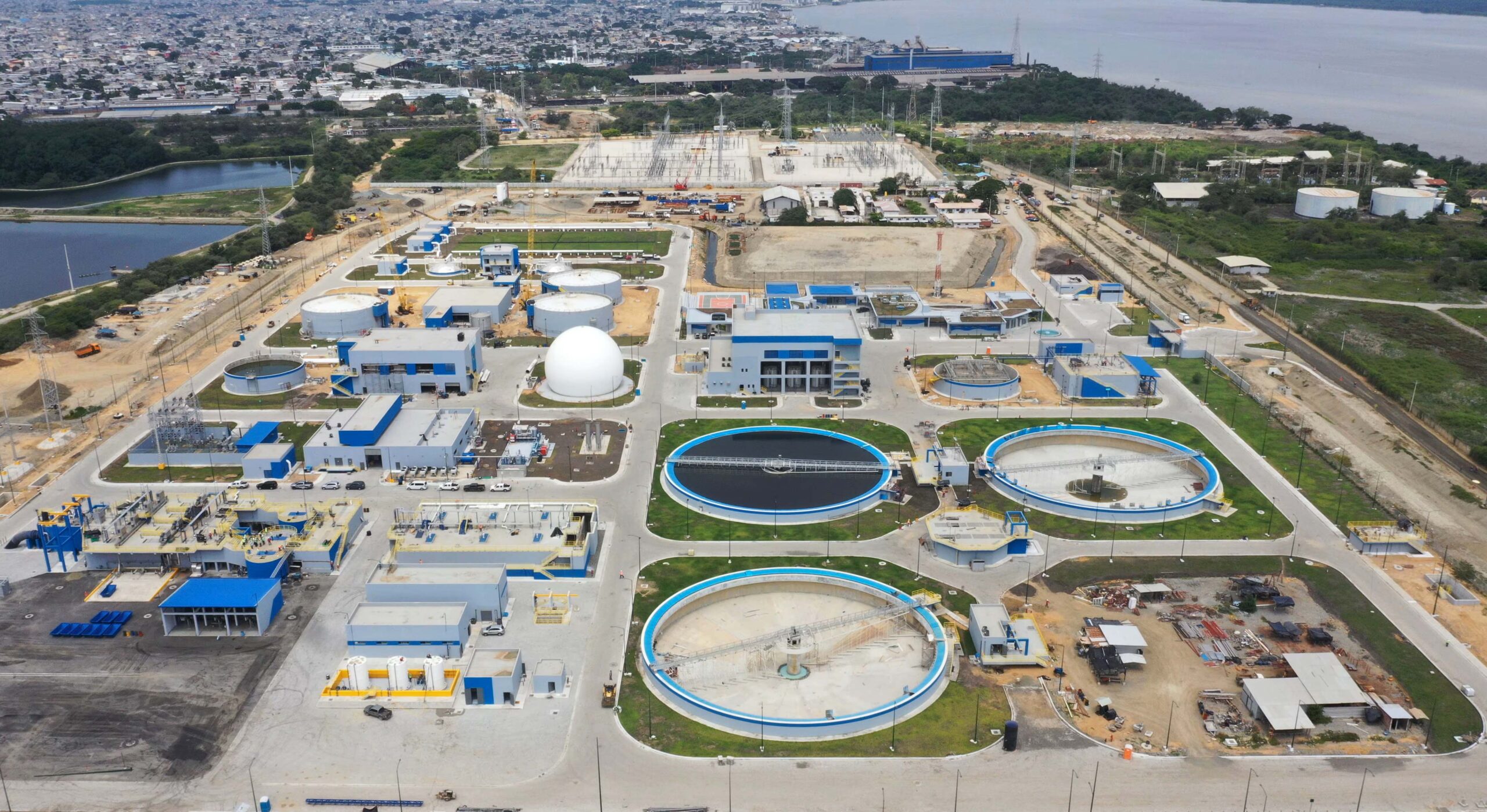 Die Kläranlage PTAR Las Esclusas in Guayaquil setzt durch ihr ganzheitliches Konzept neue Maßstäbe der modernen Abwasserbehandlung in Südamerika. Copyright; Emapag | EzzaWater