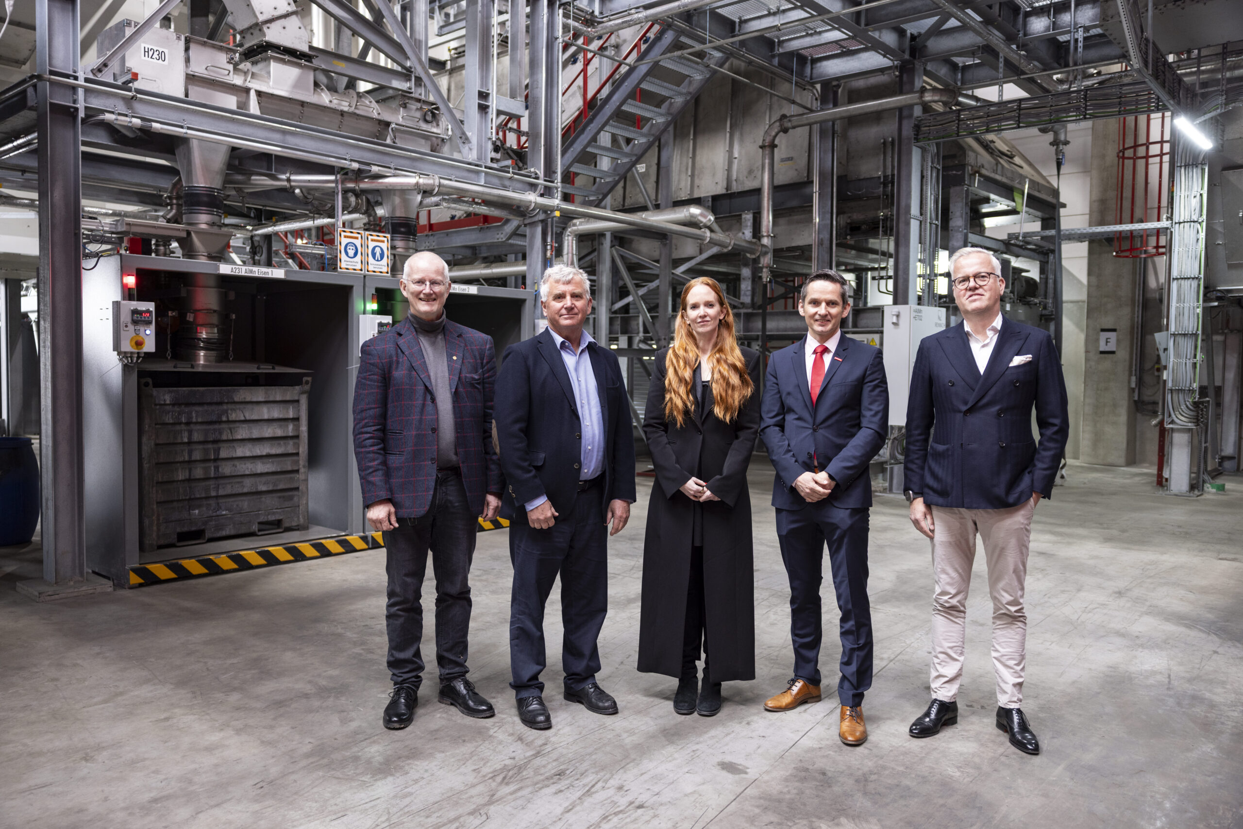 v.l.n.r.: Roland Pomberger, Montanuniversität Leoben; Günther Apfalter, Aufsichtsratsvorsitzender VARTA AG; Elisabeth L’Orange-Jividen, Deloitte GmbH; Andreas Opelt, CEO Saubermacher; Matthias Harms, Kommissarischer Präsident BDE. Copyright: Saubermacher/Tanja Nitzke