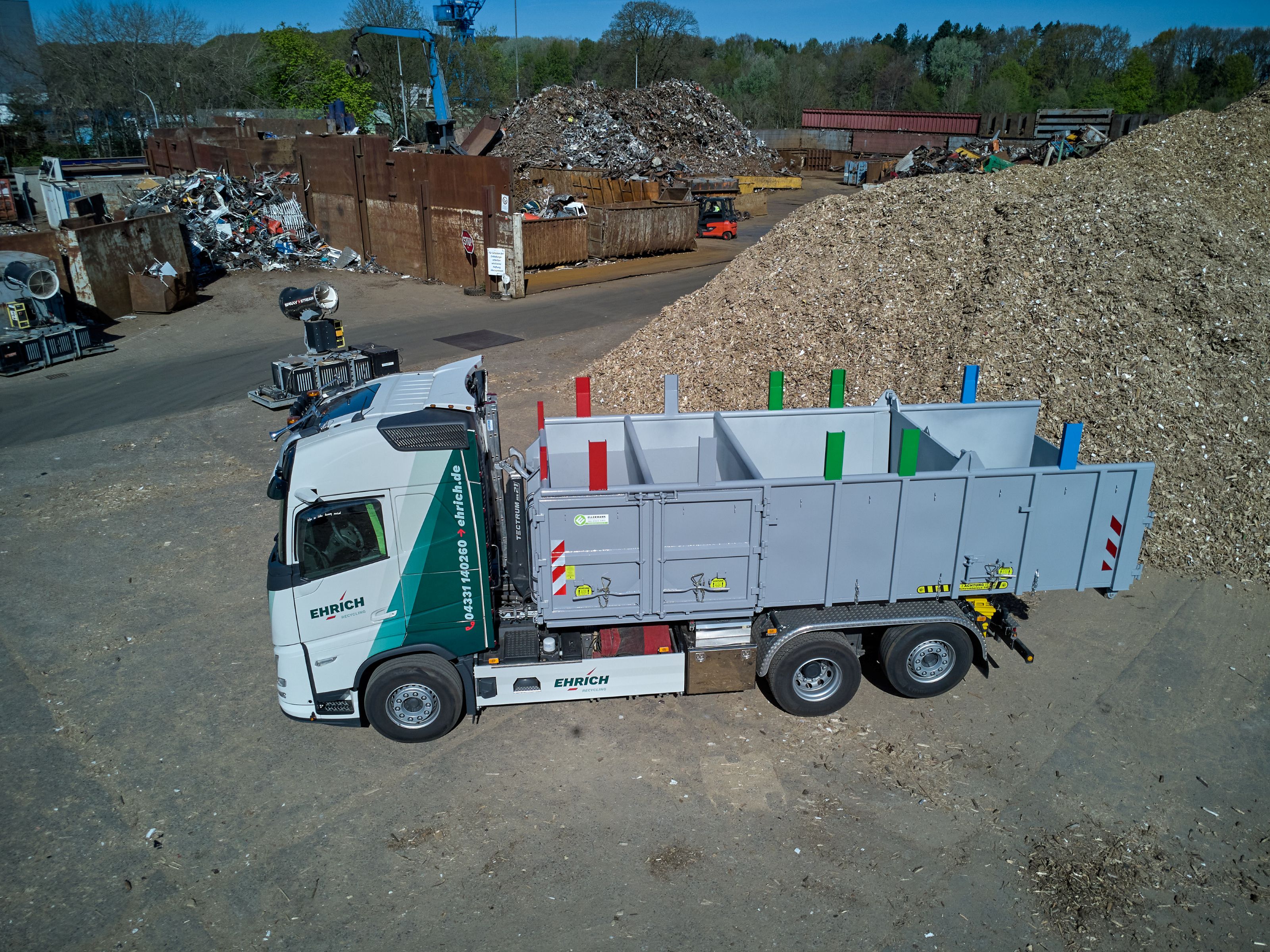 Die farbigen Stelen am Vierkammer-Container sind analog zur Codierung für die Metallrückstände beim Kunden.  