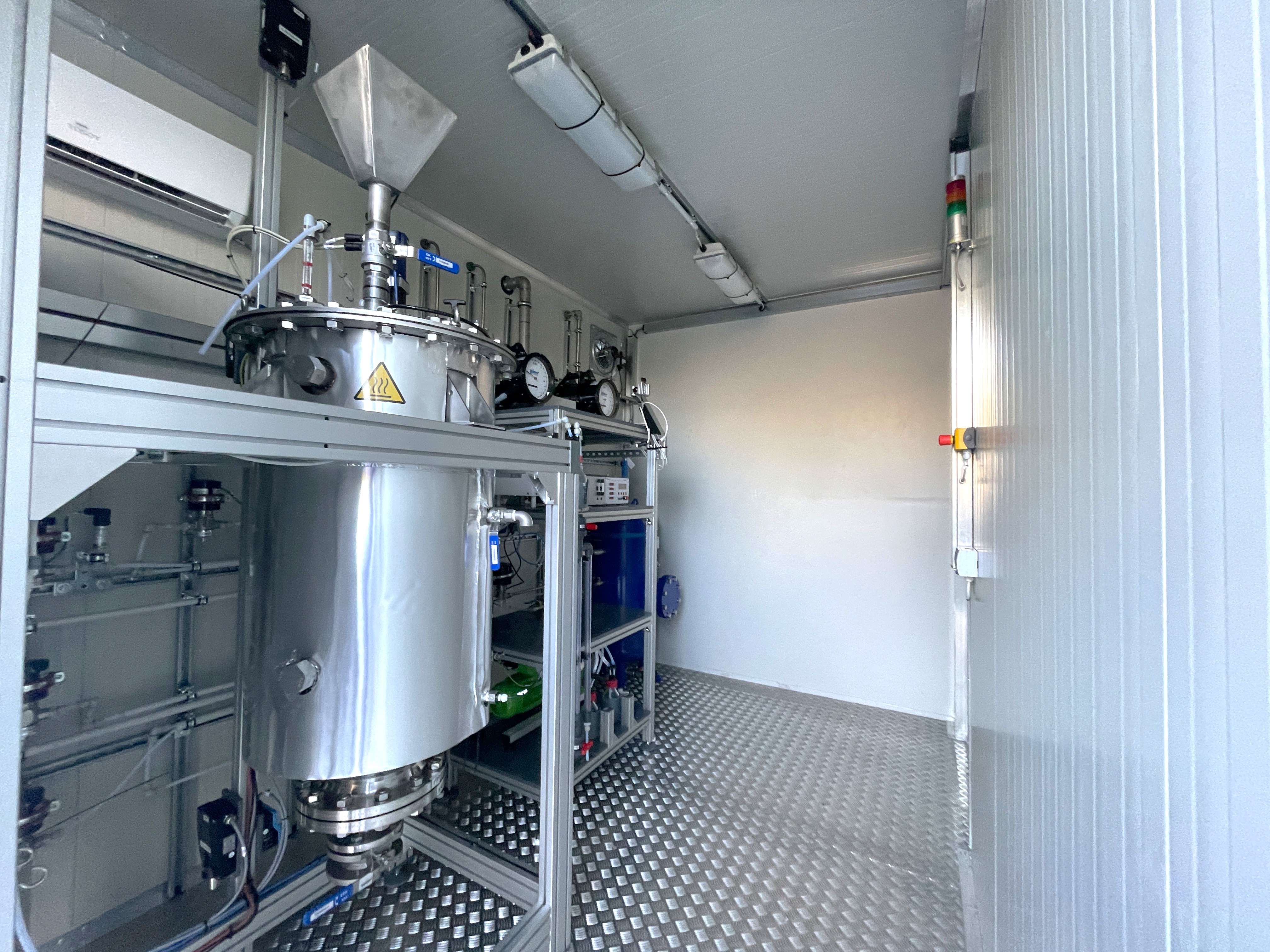 Pilot-Biogasanlage für Biogasforschung geliefert