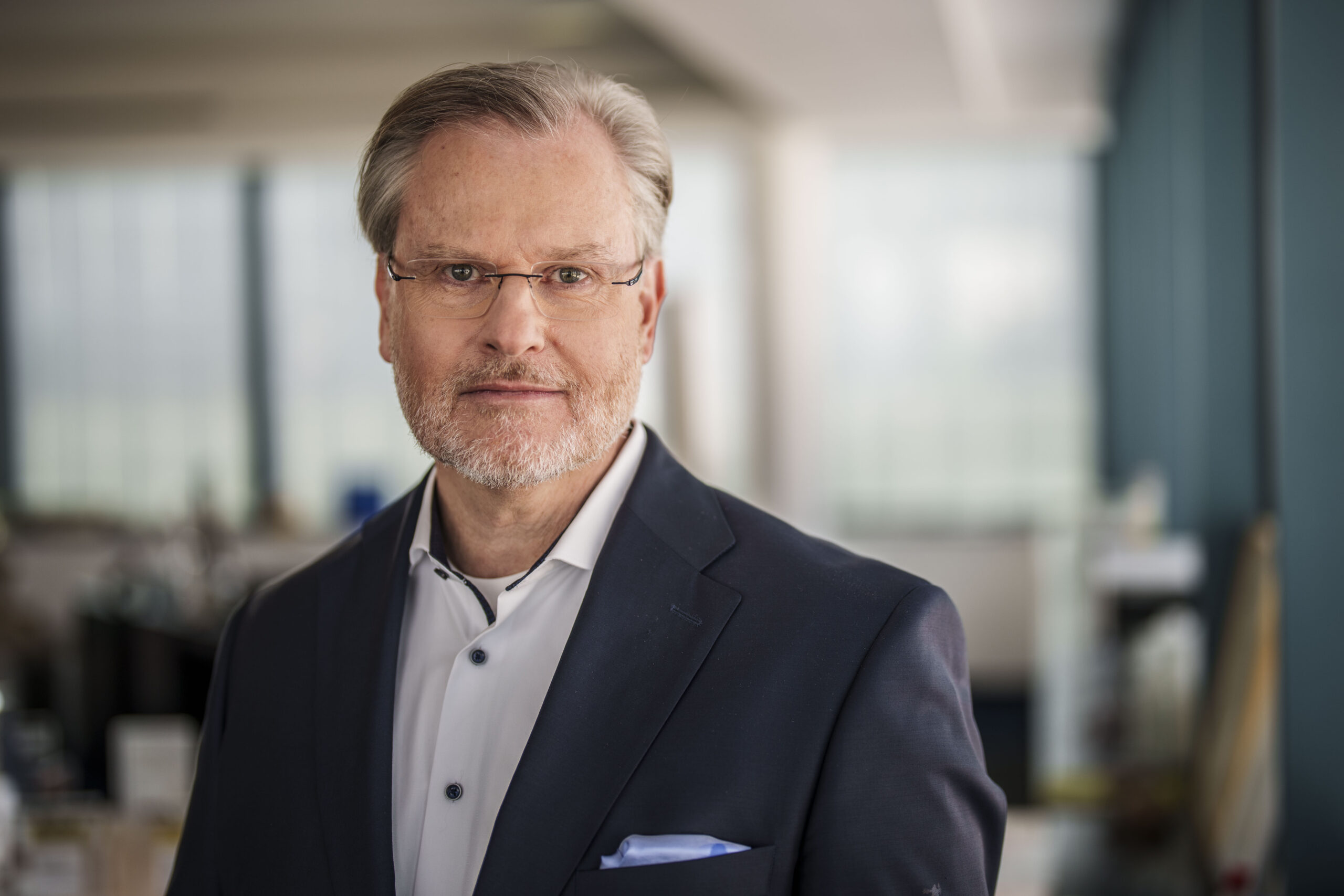 Werner-&-Mertz-Inhaber Reinhard Schneider fordert eine Ökomodulation im Rahmen von § 26 des VerpackDG. (Quelle: Werner & Mertz/Dominik Butzmann)