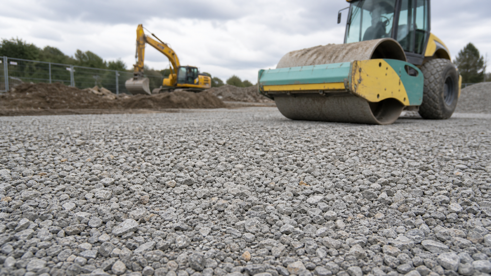 Recycelte mineralische Baustoffe können künftig einfacher zum Einsatz kommen. Die geplante Reform der Ersatzbaustoffverordnung soll dafür die Rahmenbedingungen verbessern. (Quelle: KI/Claude Sonnet)