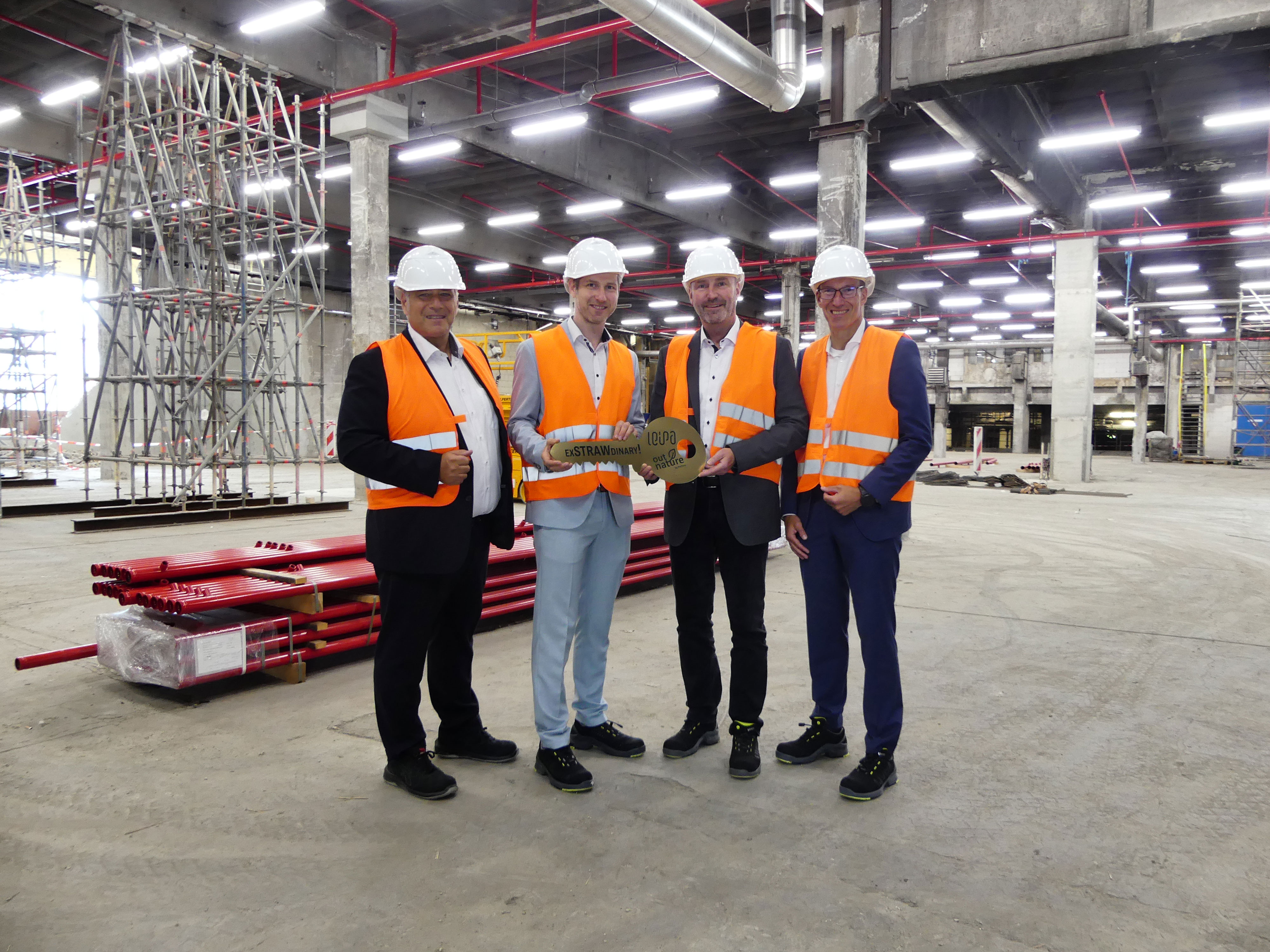 (v.l.n.r) Thomas Strieder (Sales Director, OutNature), Michail Ginsburg (Geschäftsführer, OutNature), Christian Schürmann (COO, LEIPA Georg Leinfelder GmbH), Patrick Walczak (CSO, LEIPA Group GmbH). 